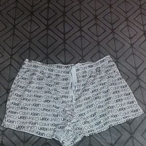 Im selling Calvin klein shirt and shorts